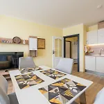 Cozy Sea View & Parking Διαμέρισμα