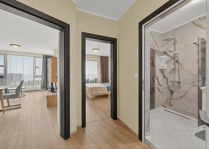 Cozy Sea View & Parking Varna