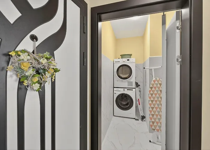 Cozy Sea View & Parking Varna