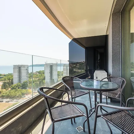 Cozy Sea View & Parking Апартаменты *