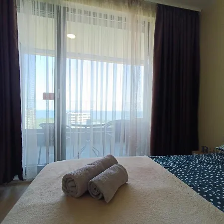 Cozy Sea View & Parking Апартаменты *
