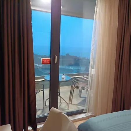 Cozy Sea View & Parking Апартаменты Варна