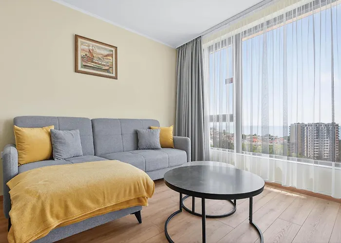 Cozy Sea View & Parking Varna