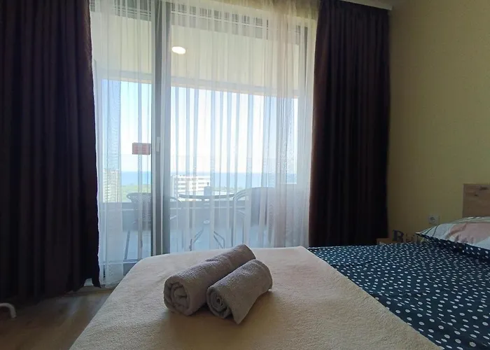 Cozy Sea View & Parking Apartment *