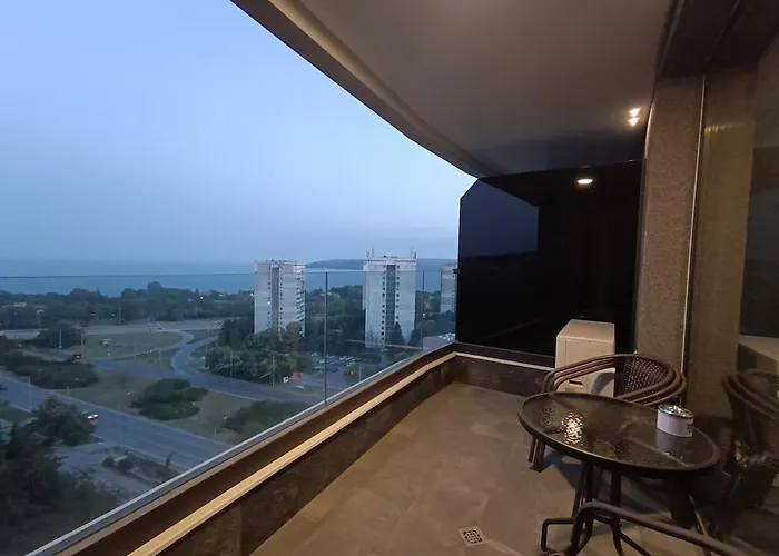 Cozy Sea View & Parking Apartment *