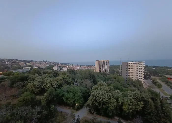 Apartment Cozy Sea View & Parking Varna